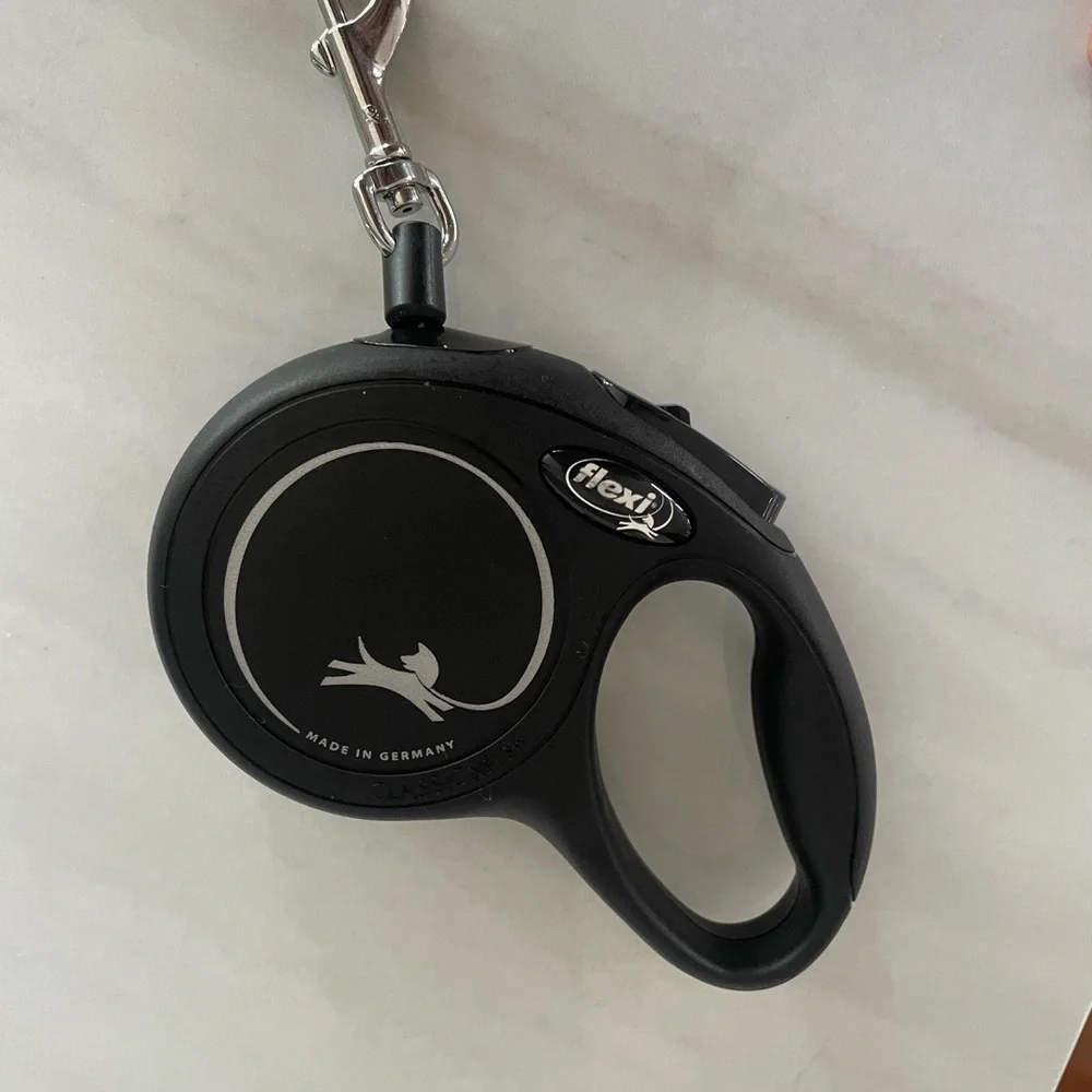 NWOT Black Retractable Leash